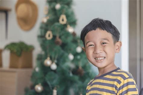 14 Asian Kids Make Small Christmas Tree Images, Stock Photos, 3D objects, & Vectors | Shutterstock