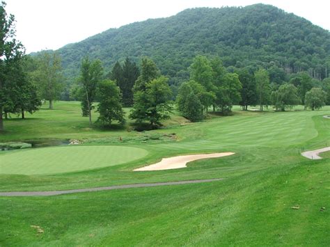 Playing the Top 100 Golf Courses in The World: Homestead (Cascades) Golf Course