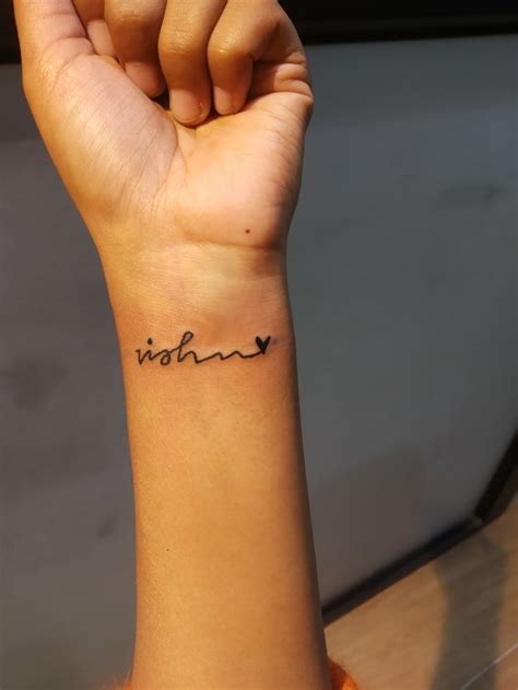 Small name tattoo on wrist | Name tattoos on wrist, Name tattoo on hand, Small name tattoo