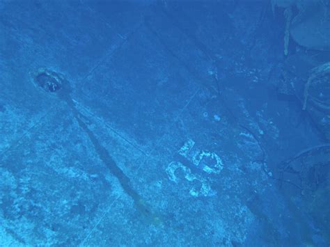 Wreckage of USS Indianapolis found - CBS News