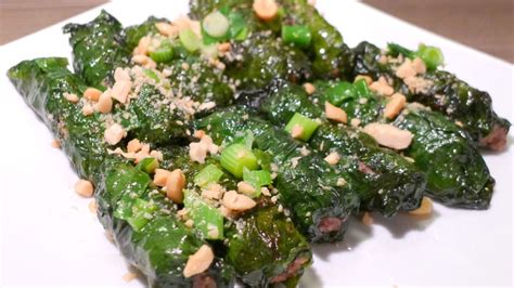 Bò lá lốt - Grilled beef wrapped in betel leaf - Helen’s Recipes ...