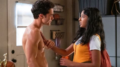 Never Have I Ever Star Maitreyi Ramakrishnan's Weighs in on That Love Triangle Cliffhanger - TV ...