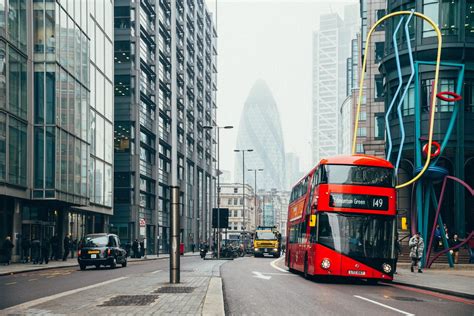 Nuevos peajes de hasta 27,85 euros al día por acceder a Londres en un vehículo contaminante