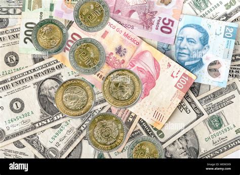 Us currency bills hi-res stock photography and images - Alamy