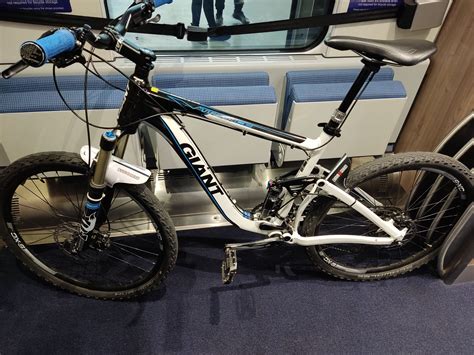 Hi does anyone have an idea what model this giant mtb is? | Mountain ...