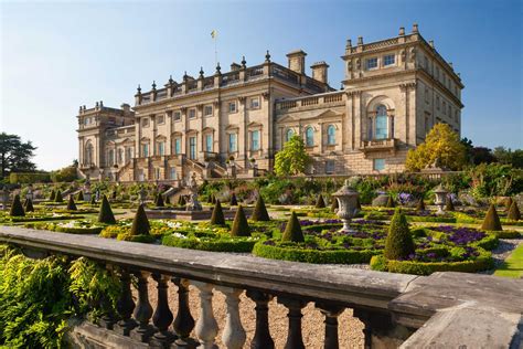 Harewood House near Leeds in England, formerly the seat of the Earls of Harewood : r/Houseporn