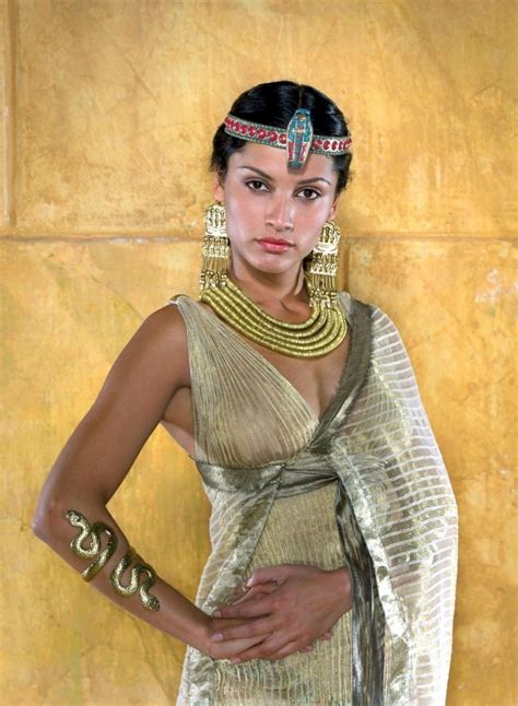 Leonor Varela | Cleopatra, Elizabeth taylor cleopatra, Egyptian dress