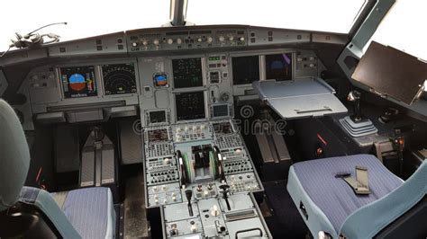 Airbus Cockpit Stock Images - Download 7,813 Royalty Free Photos