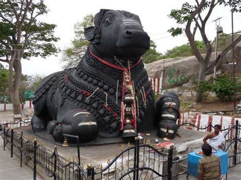 Sri Chamundeshwari Temple, Mysore - Info, Timings, Photos, History