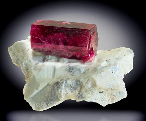 Red Beryl Gemstone For Sale - gemstone information