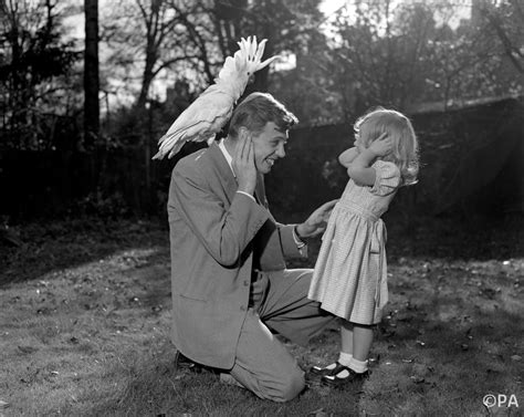 David Attenborough and daughter, 1958. : r/OldSchoolCelebs