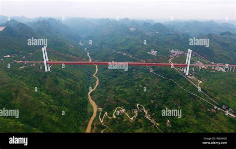 Baling bridge hi-res stock photography and images - Alamy