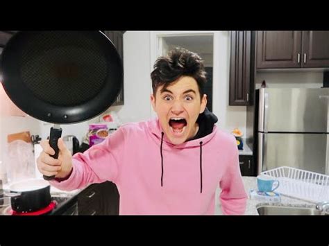 ANNOYING STROMEDY while he COOKS.... ( hilarious) - YouTube