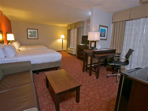 Holiday Inn Express & Suites Brookhaven Guest Room & Suite Options