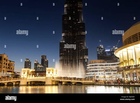 Dubai, Burj Khalifa and fountain show Stock Photo - Alamy