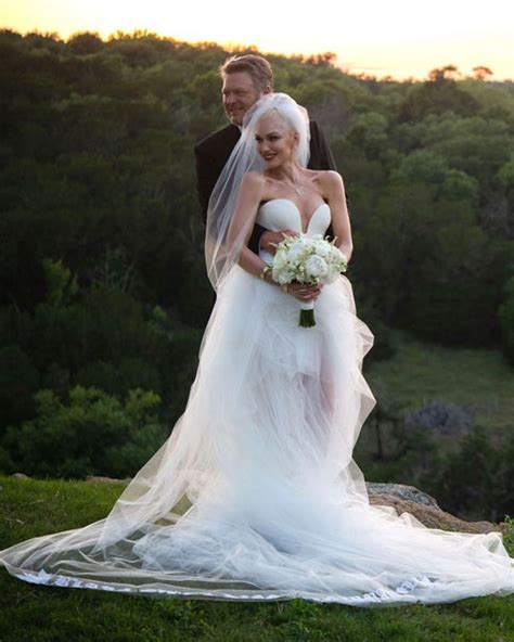 Gwen Stefani Got Married in White Boots and Fishnet Tights | Who What Wear UK