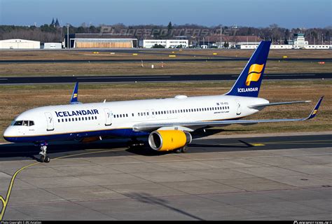 TF-FIO Icelandair Boeing 757-208(WL) Photo by JRC | Aviation Photography | ID 1039092 ...