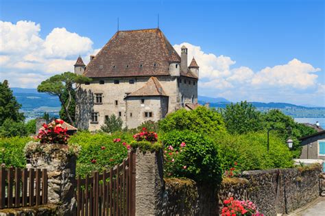 Yvoire Castle, France jigsaw puzzle in Castles puzzles on ...