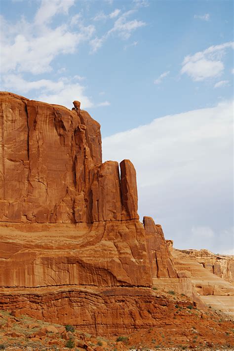 A Geological Formation in a Desert · Free Stock Photo