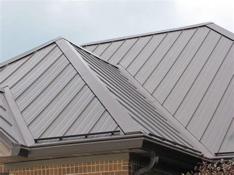 How to Figure Metal Roofing for a Hip Roof