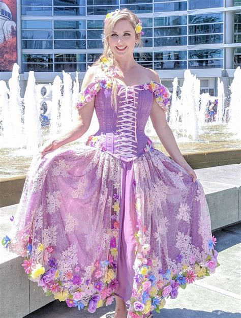 Flowery Rapunzel inspired costume dress with corset. Cosplay, Halloween. | Moda inspirada en ...