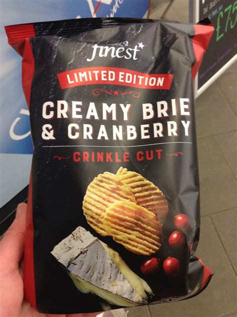 Tesco Finest Creamy Brie & Cranberry Crisps