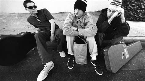 Beastie Boys-Brass Monkey ( Live MSG, NYC 2004 ) - YouTube