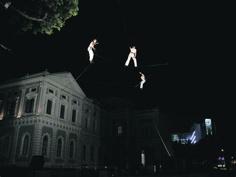 Largest Singapore Night Festival begins - TODAY