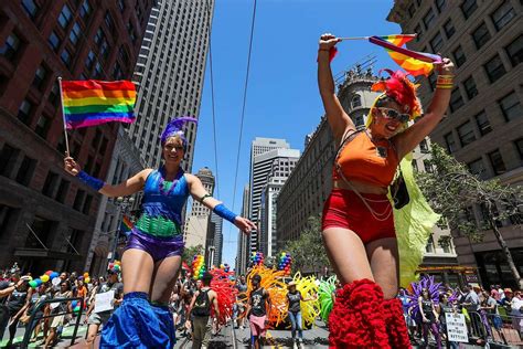 Hundreds of thousands celebrate SF Pride Parade - SFChronicle.com