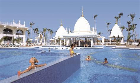 Riu Palace Aruba Wedding - Modern Destination Weddings