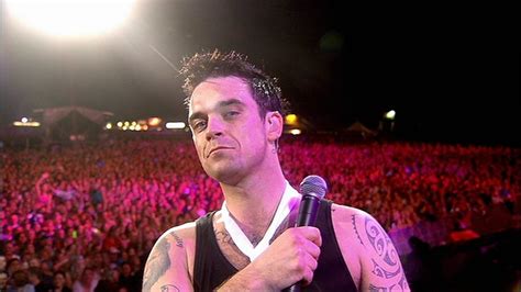 Robbie Williams: Live at Knebworth - Robbie Williams Image (3437325) - Fanpop