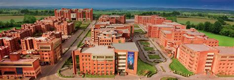 Amity University Noida, Uttar Pradesh - Courses, Entrance Exams ...