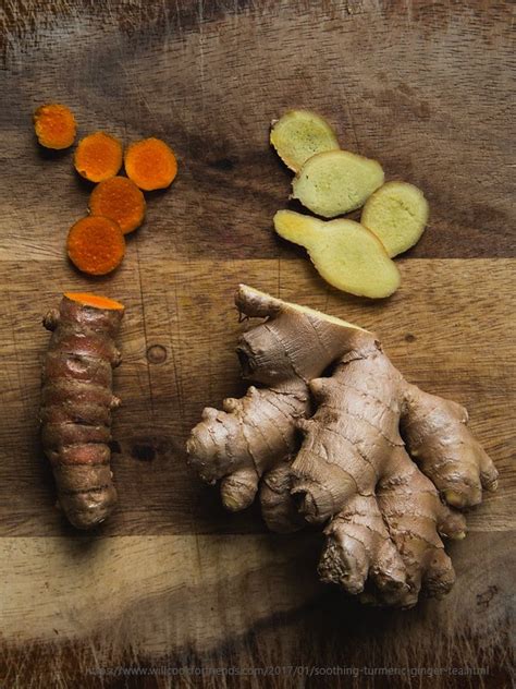 What’s the difference between ginger and turmeric?