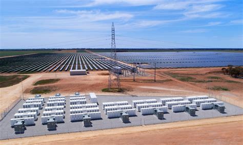 Australia's largest integrated battery with a solar farm powers up in ...