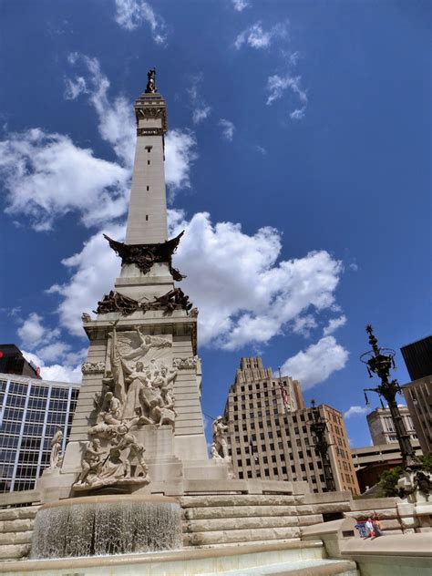 Indianapolis, IN: Monument Circle - Explore This City