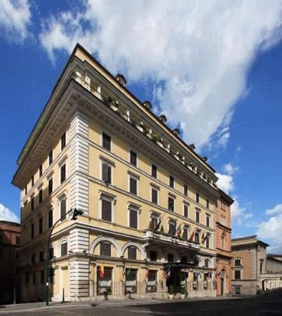 Hotels within Walking Distance of Trevi Fountain in Rome - 2021 Hotel Specials!