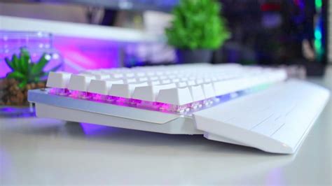 9 Best White Mechanical Keyboard 2024 [Complete Your Setup] - 7Beasts