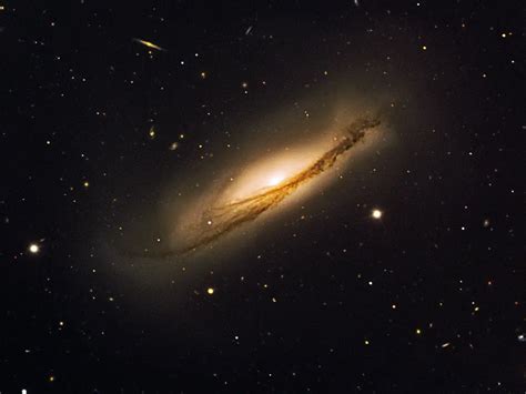 NGC 1277 GALAXIA INTACTA DESDE PRINCIPIOS DEL UNIVERSO