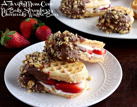 No Bake Strawberry Cheesecake Waffle Bars ~ Dessert Recipe~ Eggo #EGGOWAFFLEOFF