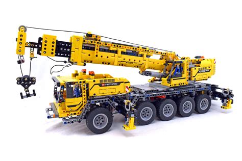 Mobile Crane Mk II - LEGO set #42009-1 (Building Sets > Technic)