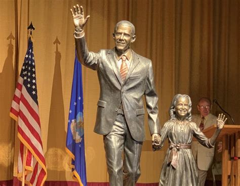 President Obama Statue of Presidents