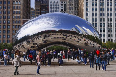 Construction Limits Access to Kapoor's 'Bean' in Chicago Until 2024