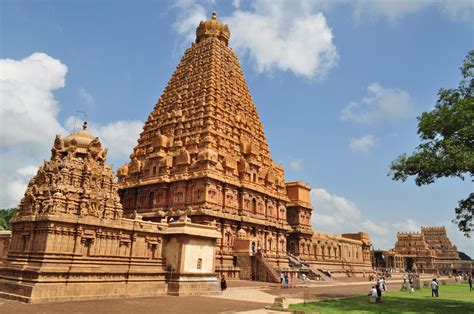 Brihadeeswarar Temple | Timings, Poojas & Travel Tips | Myoksha