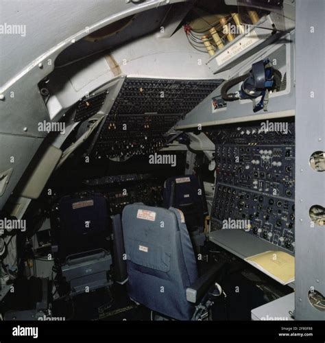 Boeing 747 200 Cockpit