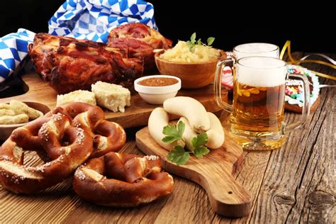 Traditional German Food - 15 Dishes to Eat in Germany in 2020 | Traditional german food, German ...