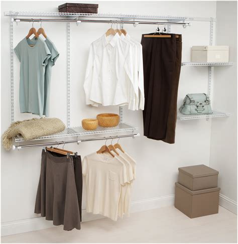 Rubbermaid Configurations Deluxe Closet Kit, Titanium, 4-8 Ft., Wire ...