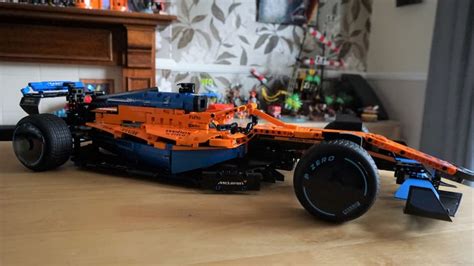 LEGO Technic 42141 McLaren Formula 1 Race Car Review