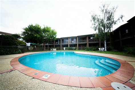 Sandown Regency Pool: Pictures & Reviews - Tripadvisor