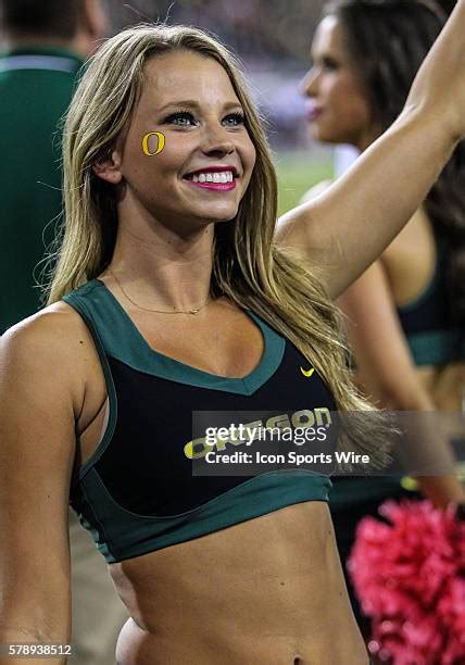 129 Oregon Ducks Cheerleaders 2014 Stock Photos, High-Res Pictures, and ...