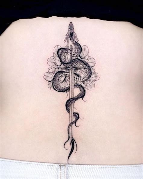 Back Dragon Tattoo: Verrijk je look met deze geweldige tattoo!